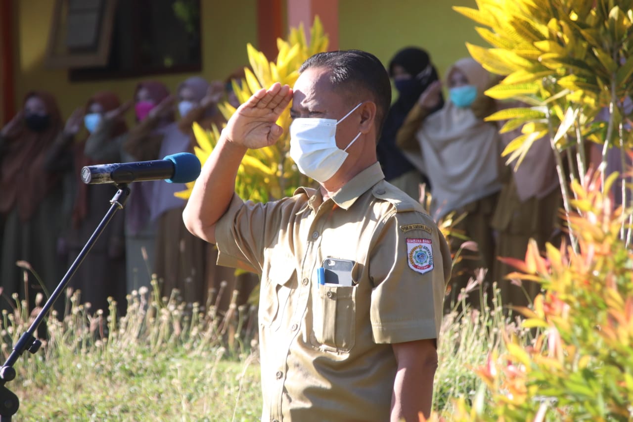 Upacara Bendera Perdana Tahun Pelajaran 2021/2022